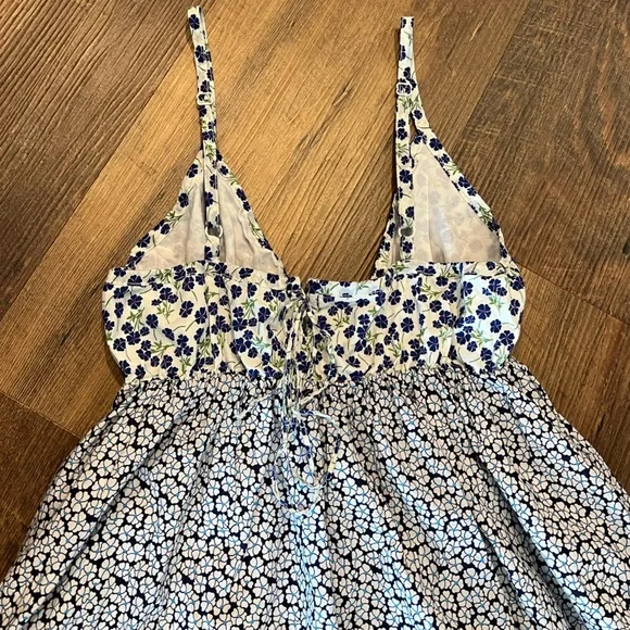 GAP Blue and White Floral Maxi Dress - Picture 2 of 5